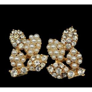 Kramer Vintage 1940s Clip On Earrings Faux Pearl Rhinestones Gold Tone Signed